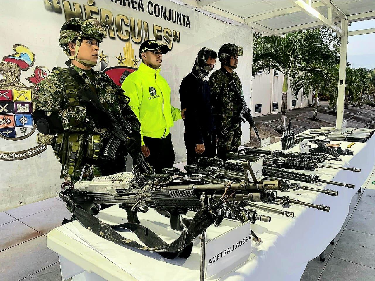 En campamento de las disidencias de las Farc encuentran abundante material de guerra en Nariño.
