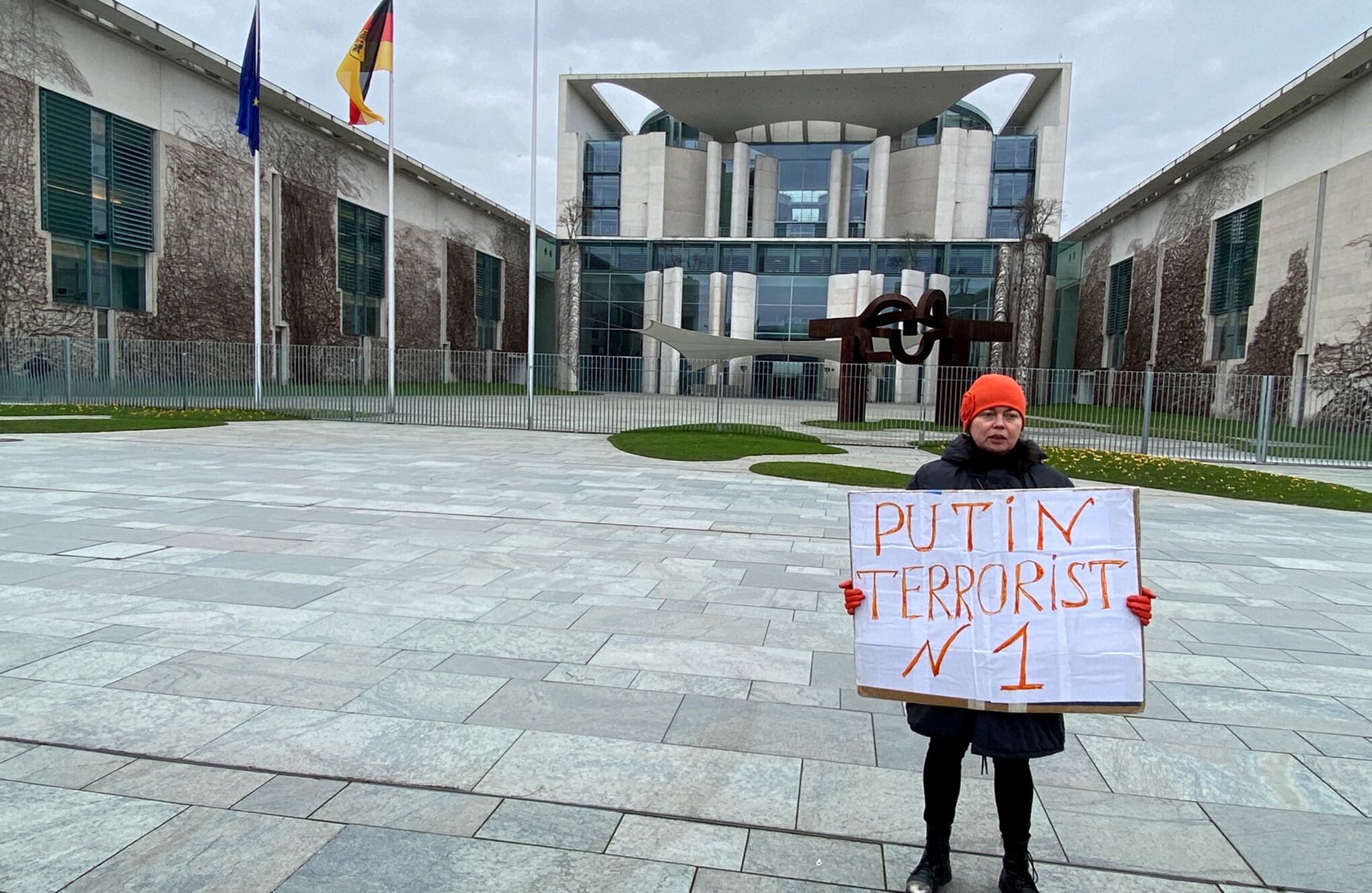 El mundo protesta contra la invasión rusa de Ucrania.