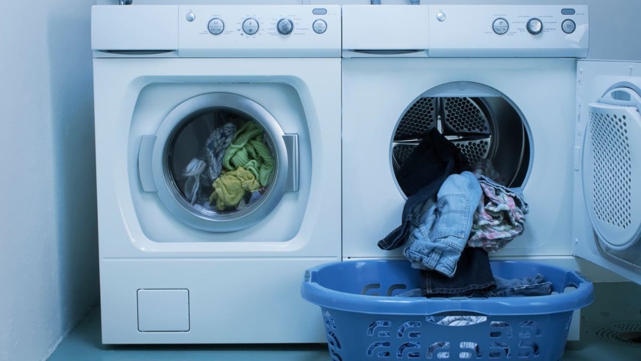Los riesgos de dejar la lavadora prendida toda la noche.