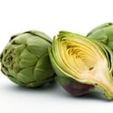 La alcachofa es rica en agua, fibras y flavonoides. Foto: Getty Images.