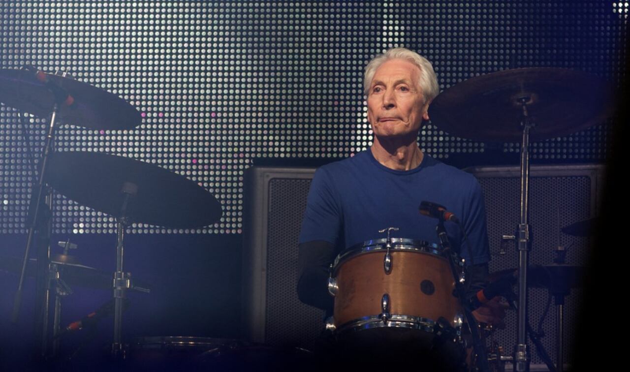 Charlie Watts, baterista de los Rolling Stones fallecido. (Photo by ANDREW COWIE / AFP)