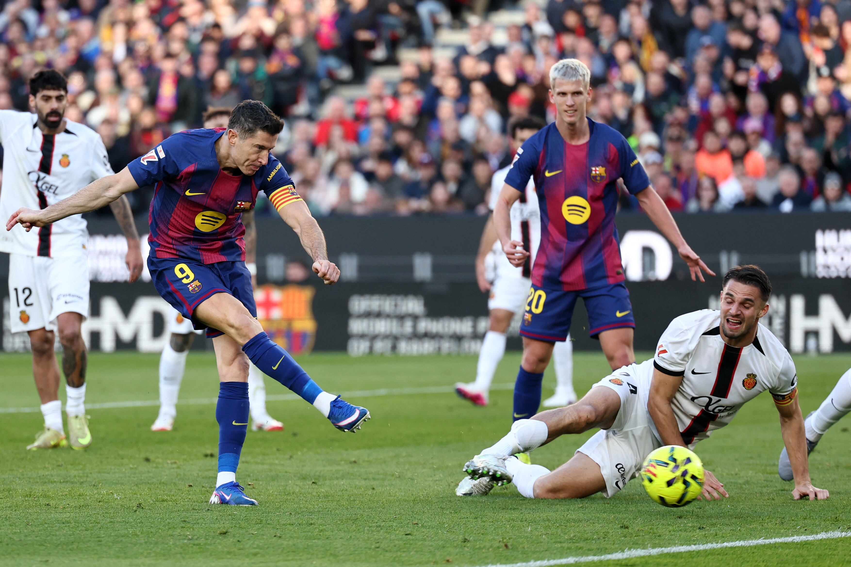 Lewandowski marca gol