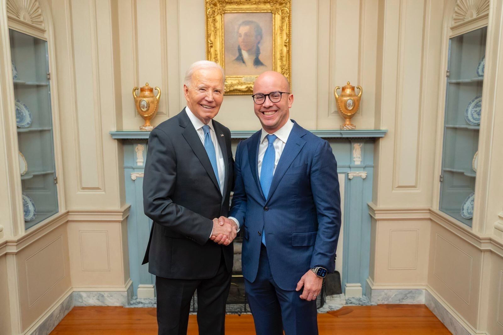 Joe Biden y Juan González