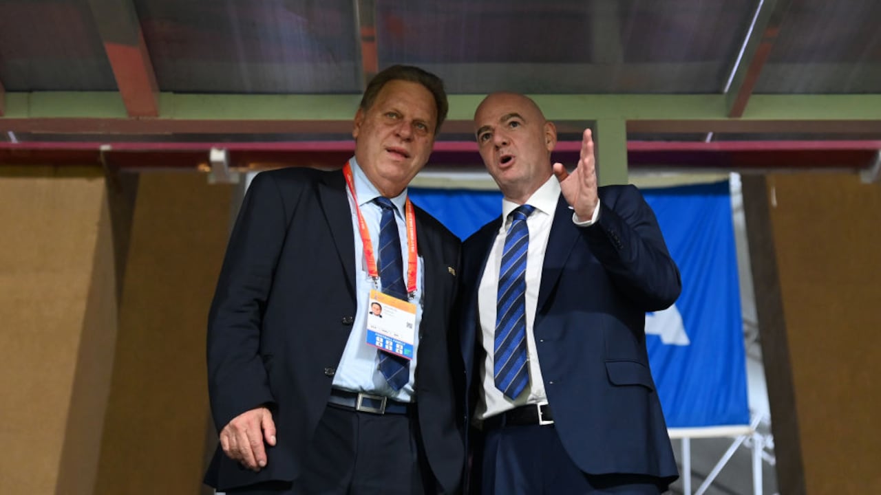 Ramón Jesurún con Gianni Infantino.