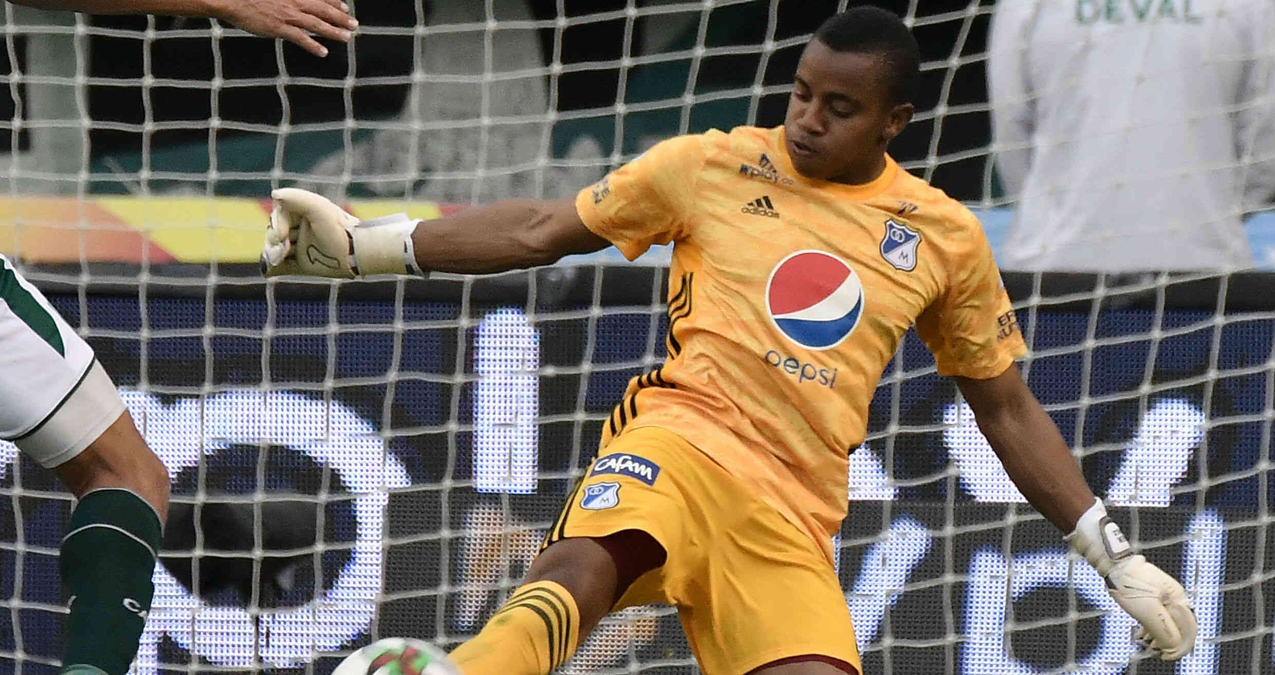 Portero en su selección, Faríñez fue clave para que Millonarios no permitiera más tantos y luego consiguiera el empate.