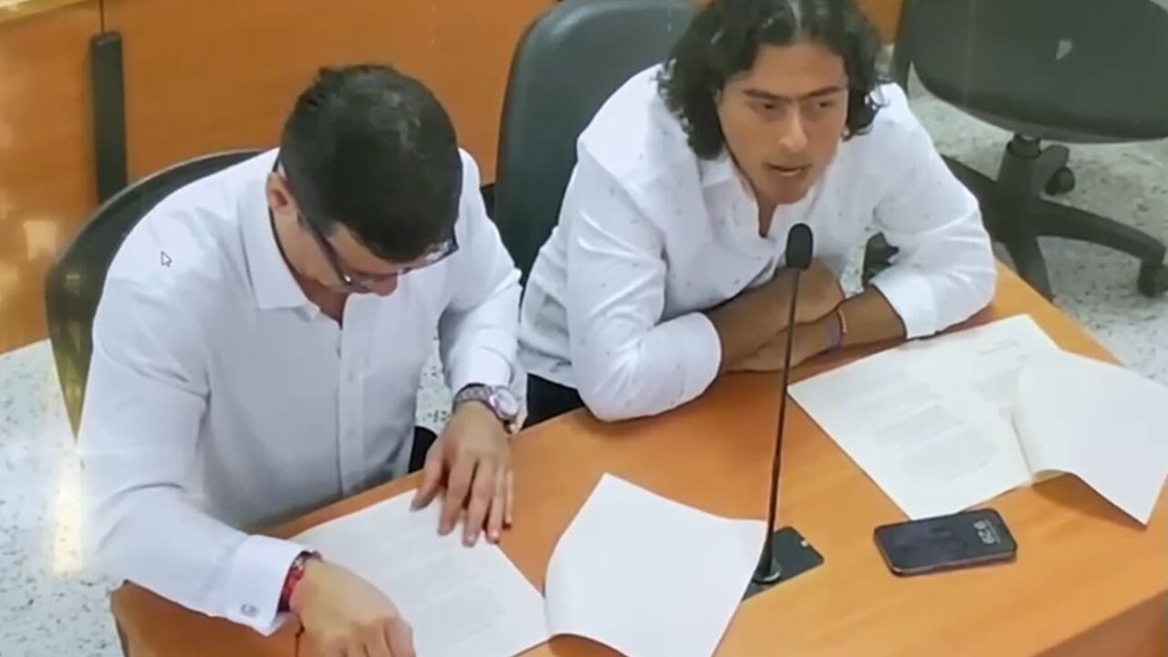 Nicolás Petro, hijo del presidente Gustavo Petro, aceptó la renuncia de su abogado Diego Henao. La audiencia fue aplazada.
