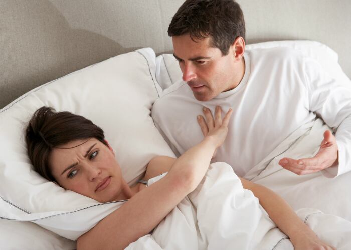 El sexo no es castigo ni premio: usarlo como recompensa lo vuelve una transacción y a nosotras objetos que ellos deben ganarse. Si estás enojada, dile lo que sientes de manera adulta, o que estás muy molesta como para tener sexo, pero no lo hagas sentir que solo estará contigo si ‘se porta bien’. Foto: Ingimage.