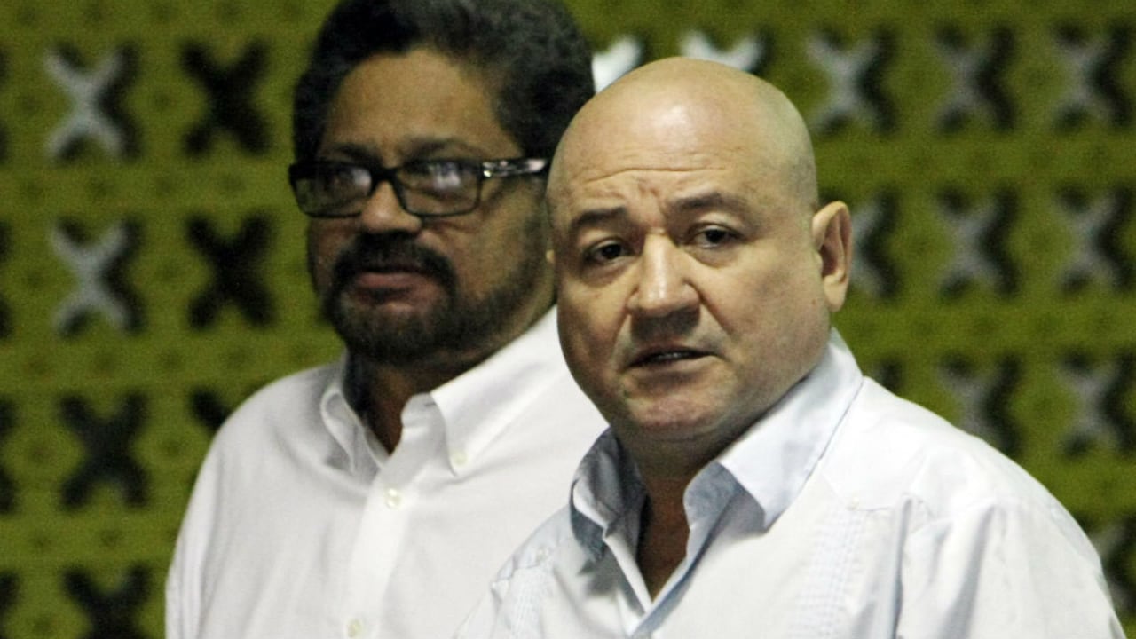 El miembro de las FARC, Luis Antonio Losada Gallo, alias Carlos Antonio Lozada en el Palacio de Convenciones de La Habana.