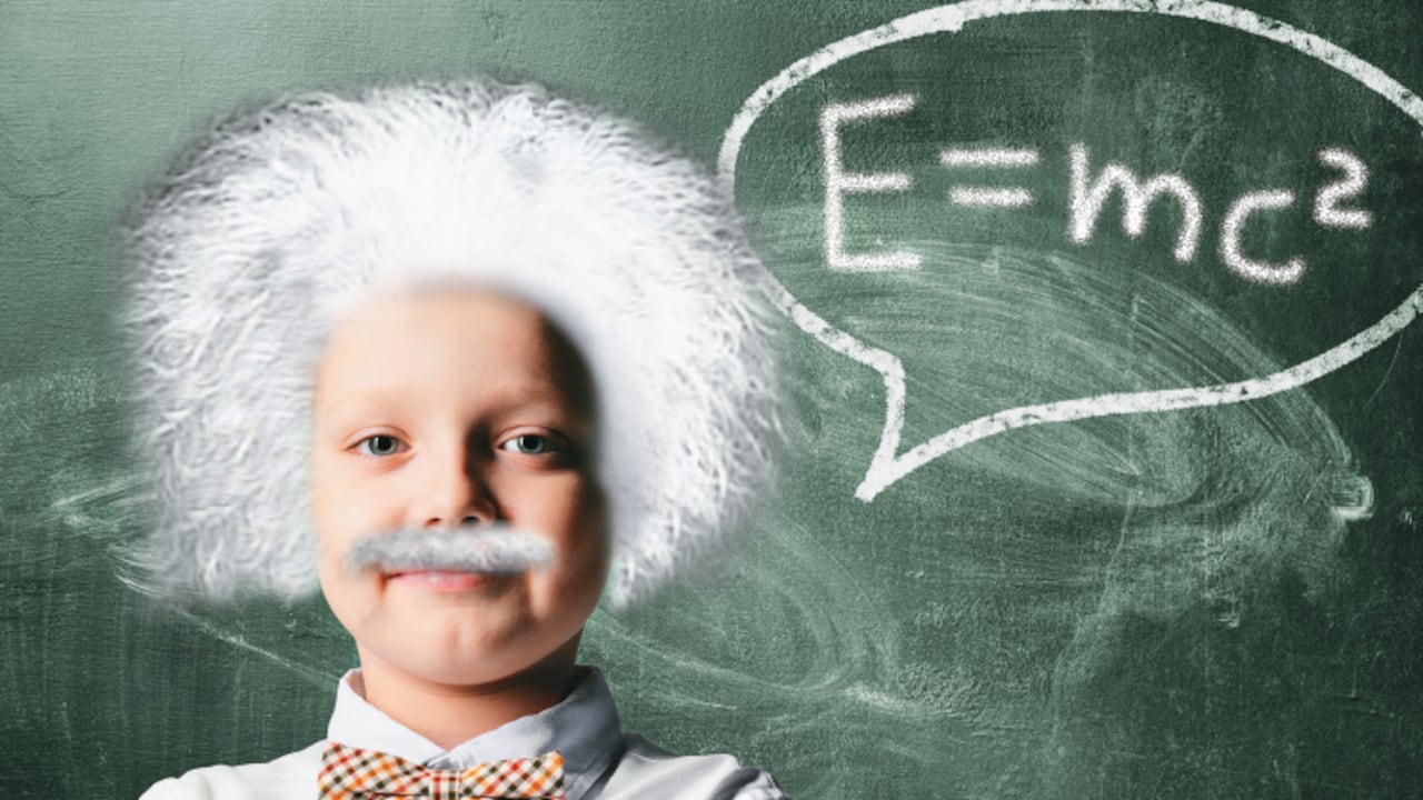 Leer con sus padres, aprender un instrumento musical y hablar otra lengua son algunas claves para potenciar la inteligencia en los niños.