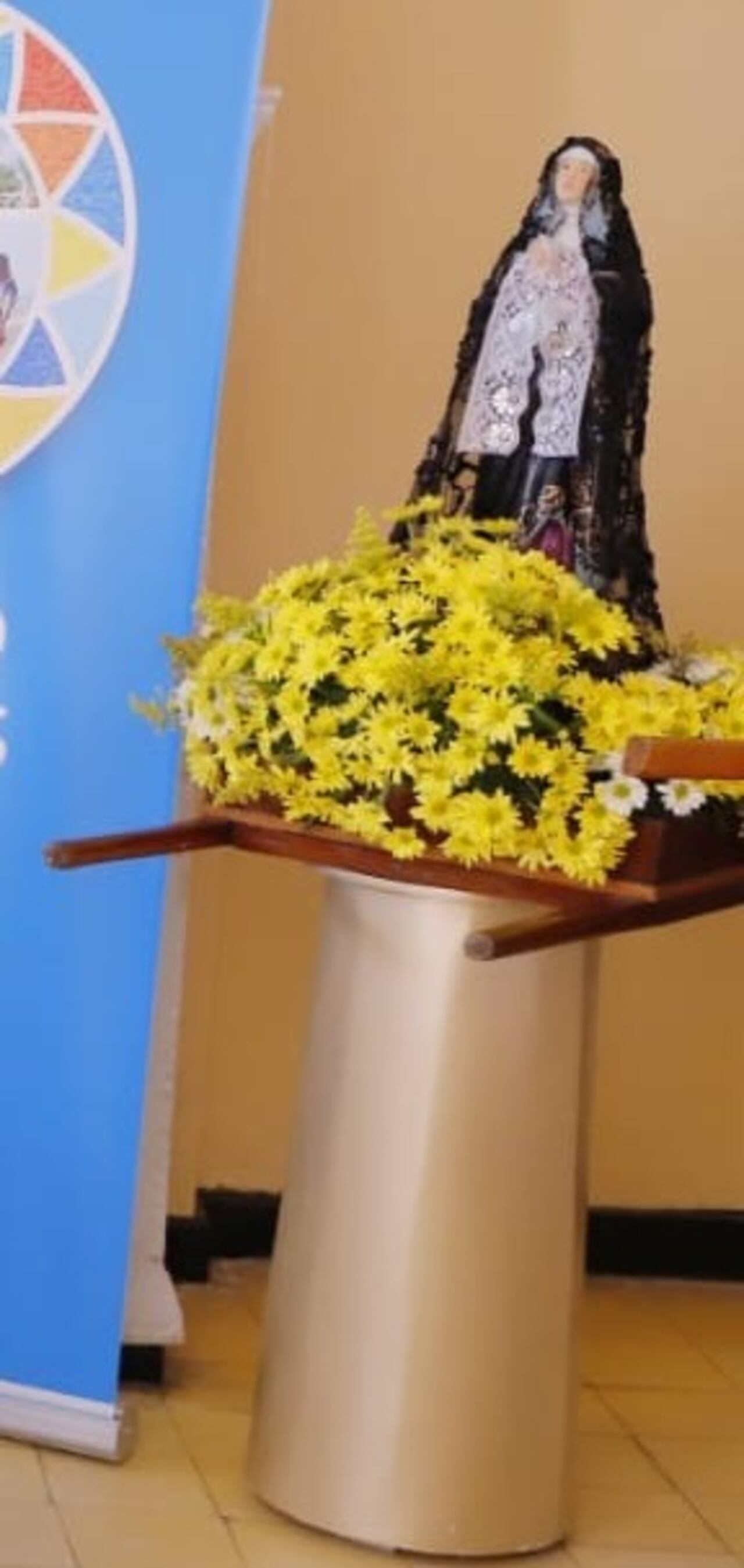 Las imágenes de los santos son adornadas para los distintos eventos religiosos