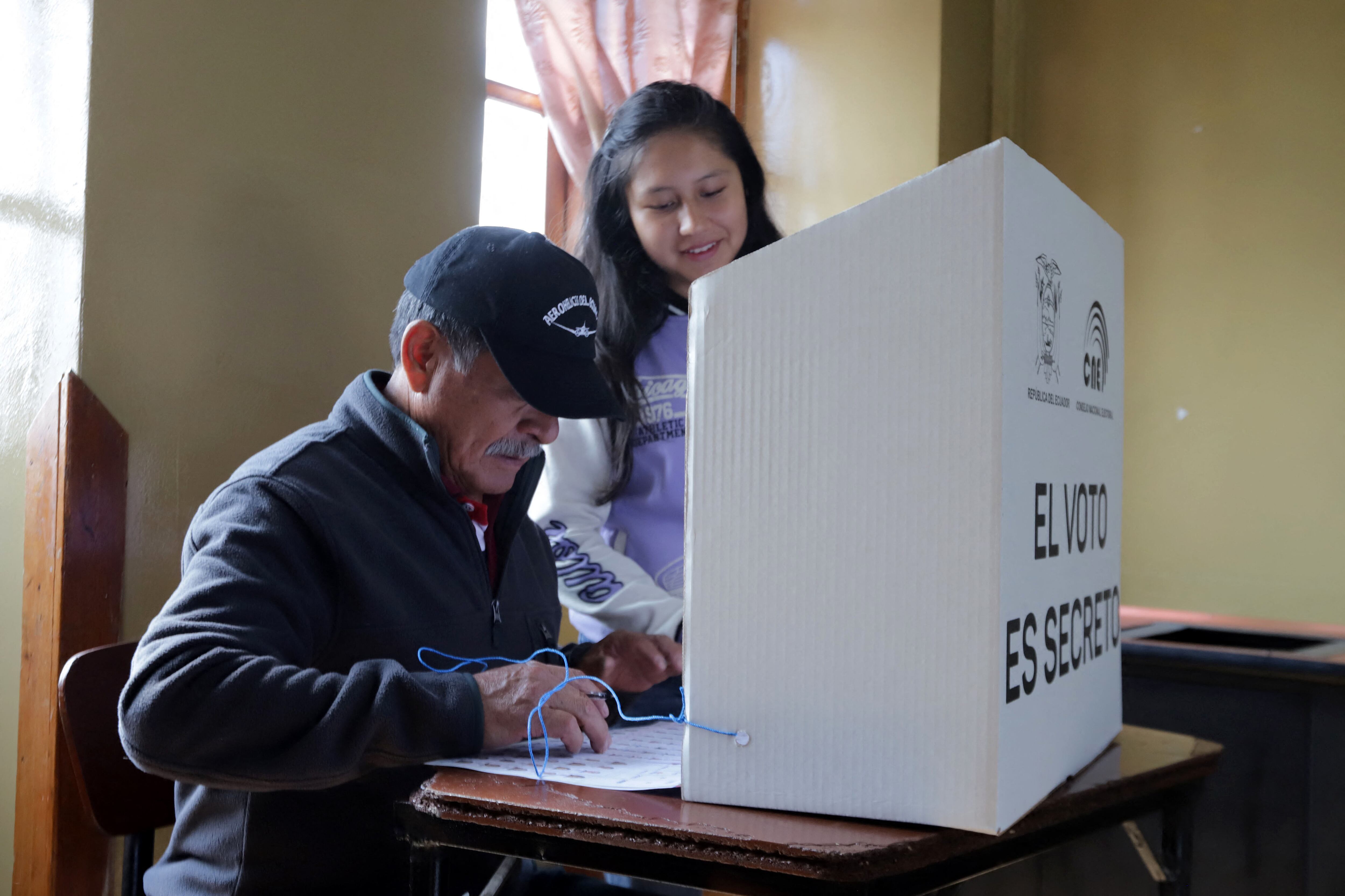 🔴 EN VIVO | Elecciones en Ecuador: ciudadanos asisten a las urnas agobiados por la violencia que atraviesa el país