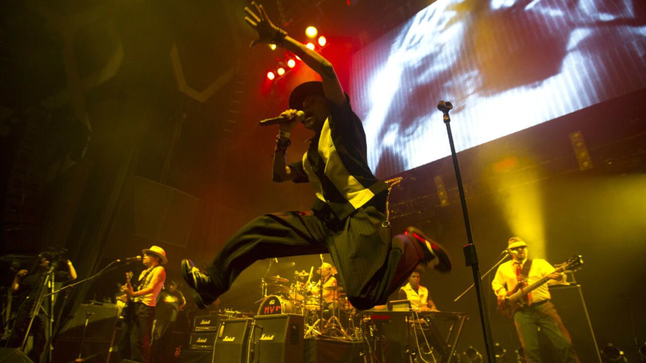 La Maldita Vecindad en un concierto de conmemoración por sus 30 años de trayectoria, en Ciudad de México, el 17 de septiembre del 2014.