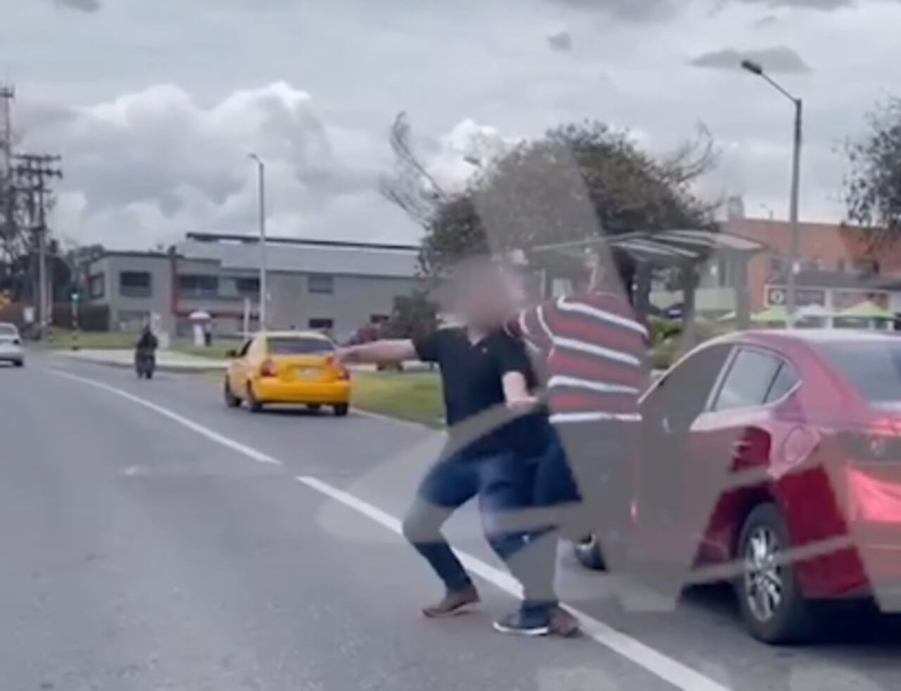 Los conductores se enfrentaron a golpes en caso de intolerancia por choque leve.