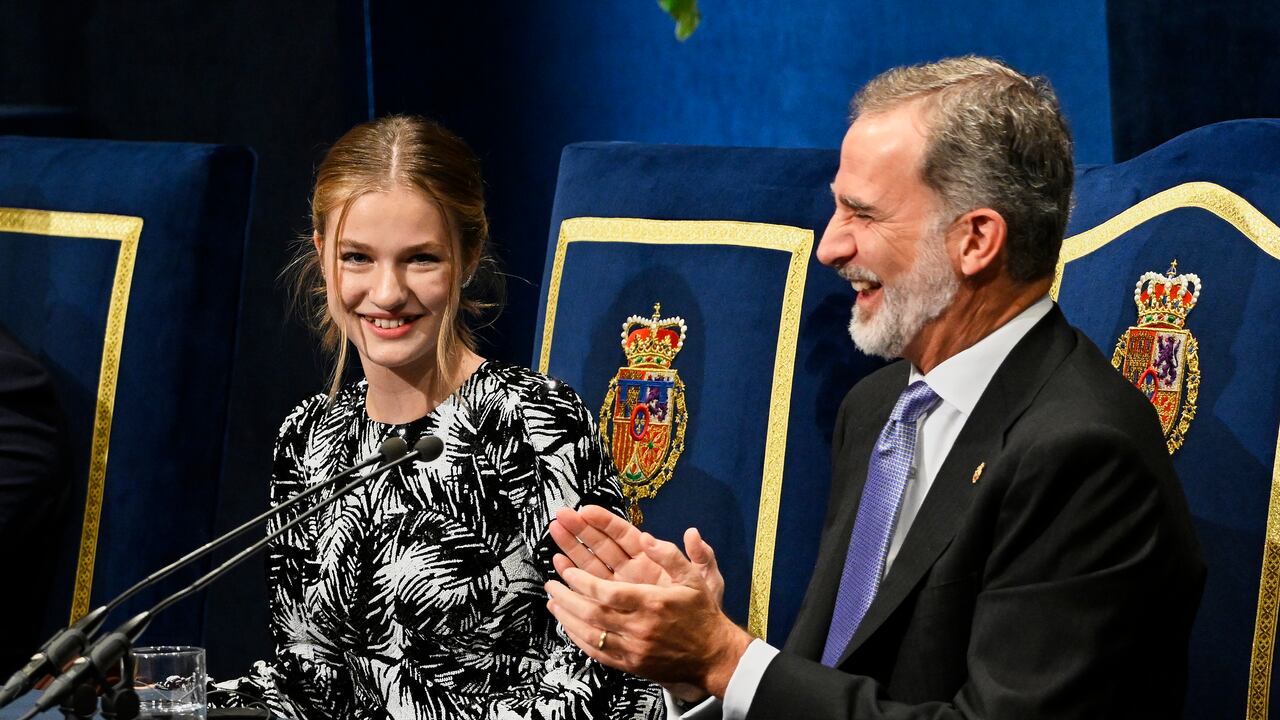 Leonor, la princesa de Asturias participa oficialmente de los actos reales de la corona española y de su cargo como heredera al trono.