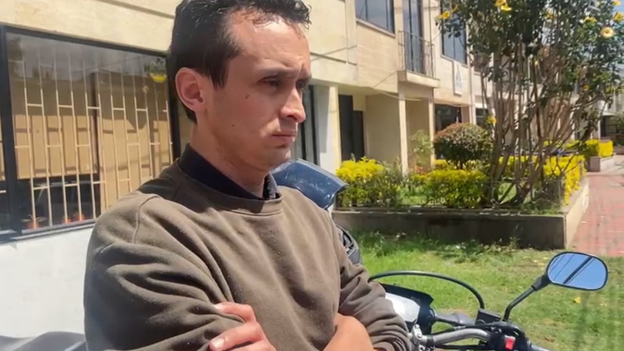 Alias El Profesor, señalado de pedir contenido sexual a sus estudiantes