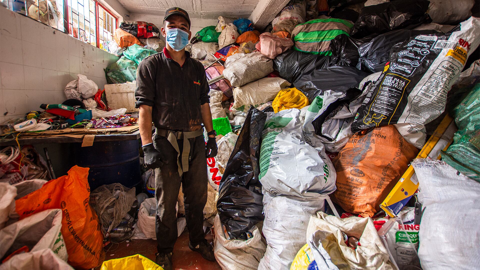 Especial Servicios Públicos, Mil Colores