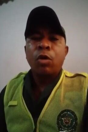 El falso policía “youtuber” que capturó la Fiscalía. El hombre se uniformó para grabar videos y atribuir conductas criminales a los policías en el departamento de Magdalena.