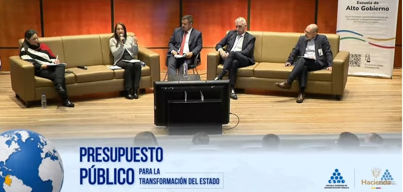 Seminario sobre presupuesto público, en la Escuela Superior de Administración Pública.