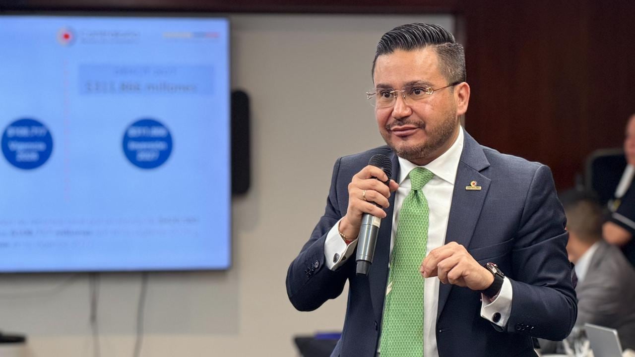 Jorge Eliécer Laverde, nuevo contralor General, respondió a cuestionamientos del expresidente Petro.