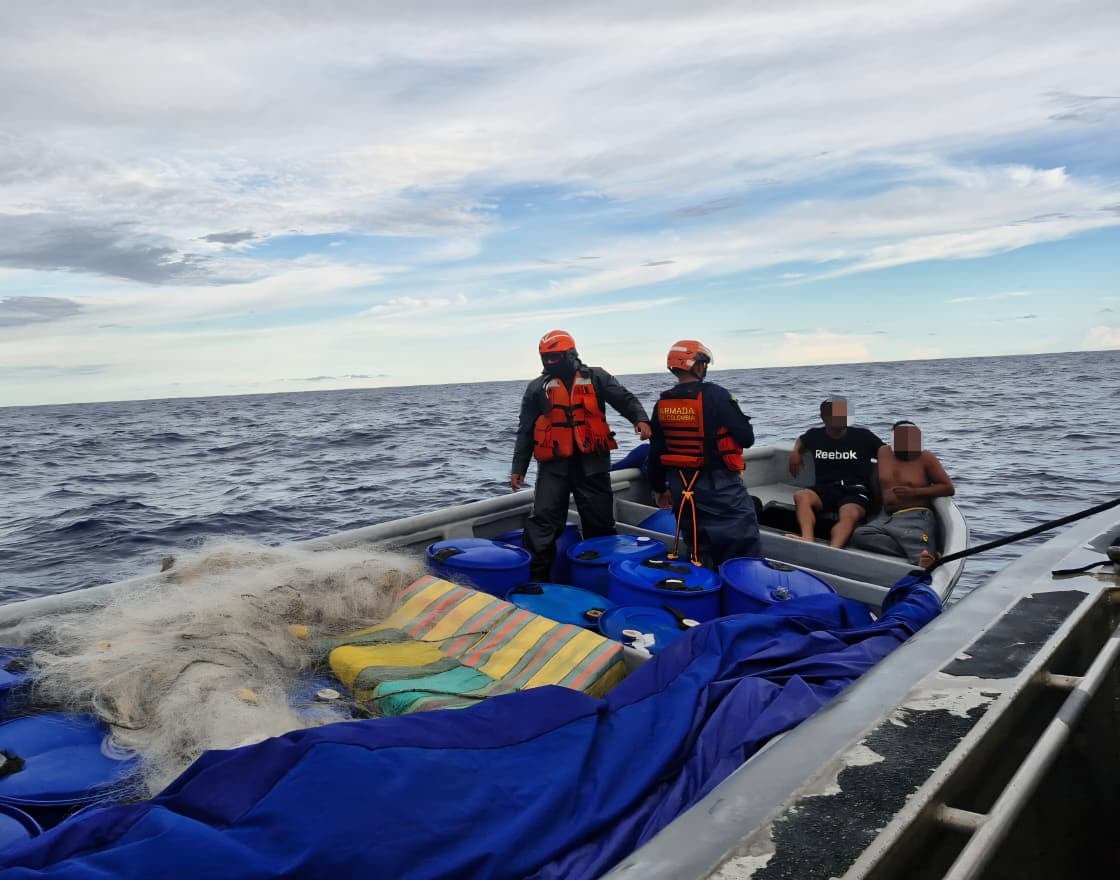 Armada incauta cerca de una tonelada y media de cocaína.