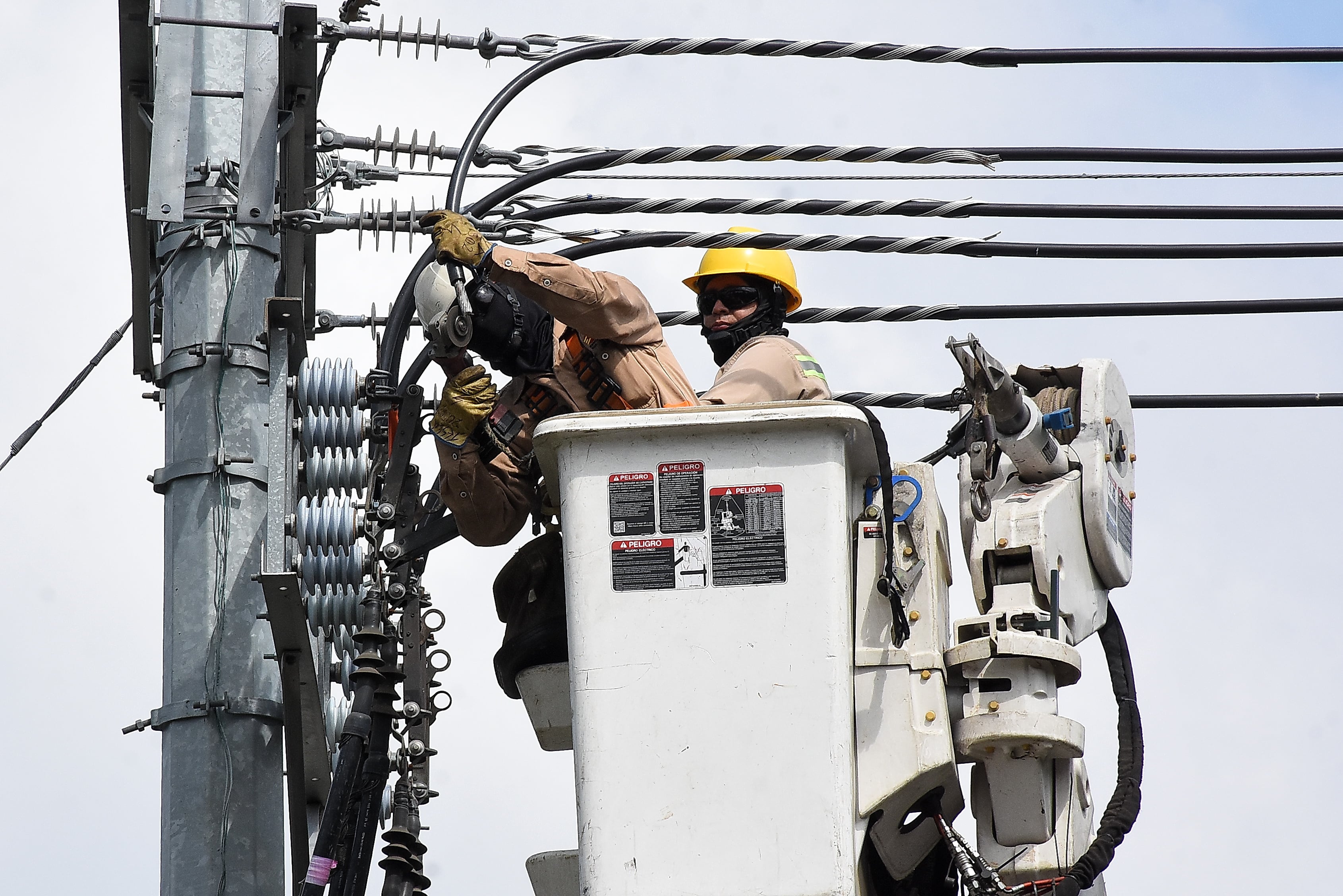 Mantenimiento de redes eléctricas de Emcali, Planta Puerto Mallarino.