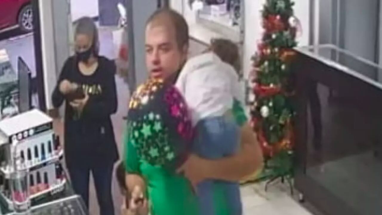 La última vez que Diego Cadavid fue captado cargando a su hija Sofía.