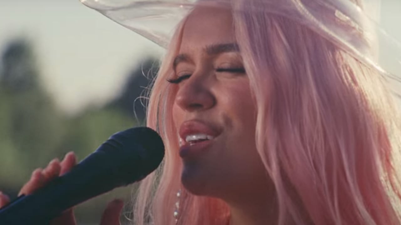 Karol en el video de "Mi ex tenía razón".