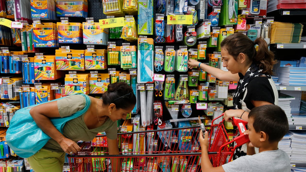 Compra de útiles escolares.