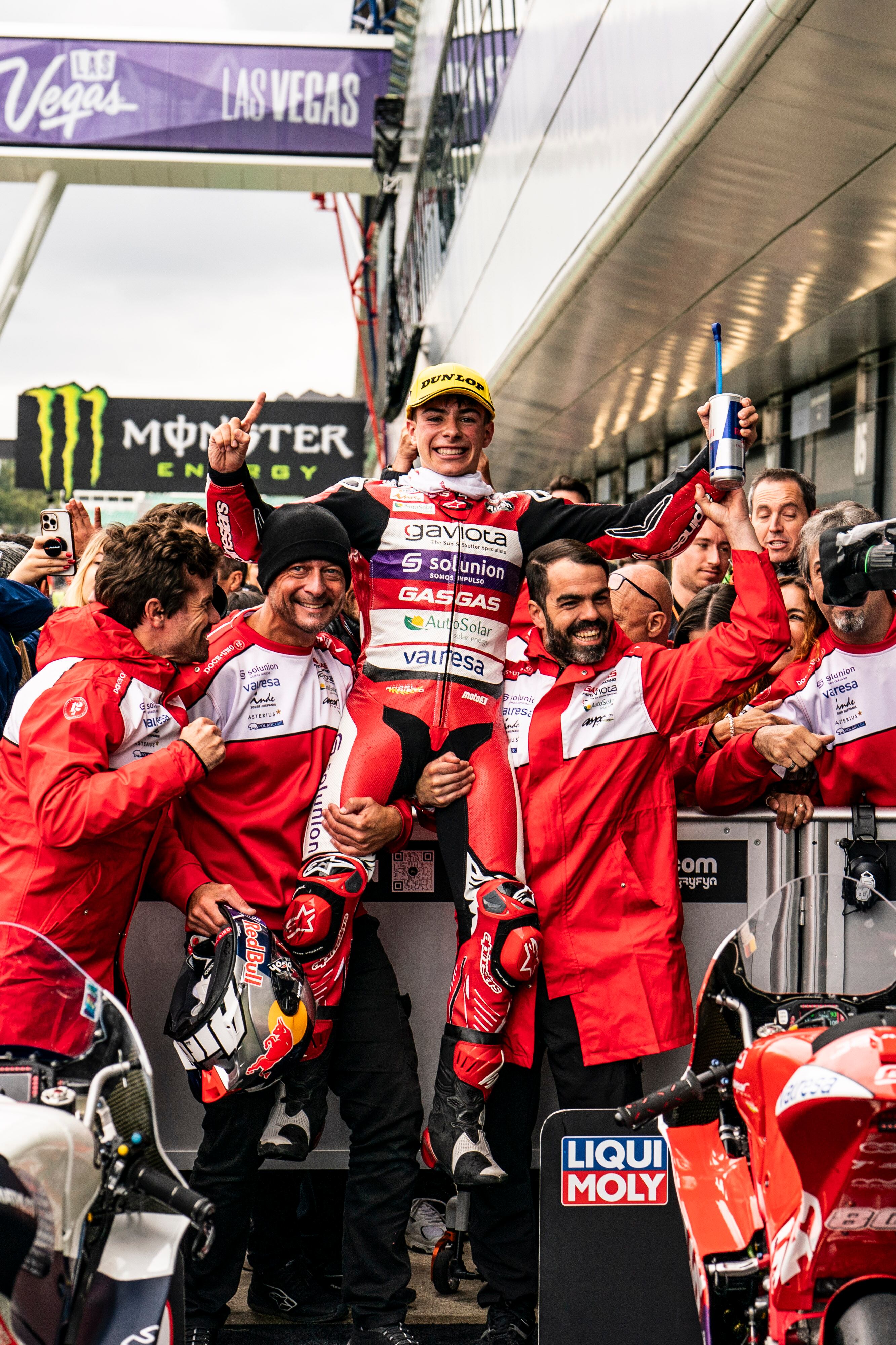 David Alonso, primer colombiano en ganar en la categoría de Moto 3 GP