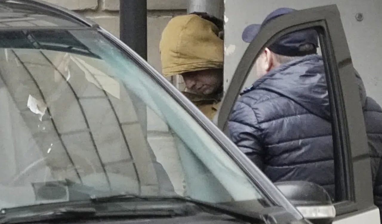 Momento en el que Evan Gershkovich es detenido por las autoridades de Rusia.