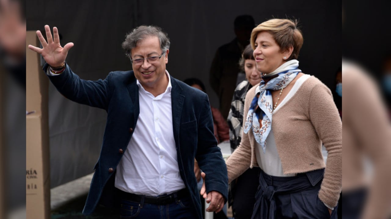 El presidente Gustavo Petro y su esposa, la primera dama Verónica Alcocer, cuando Petro era candidato presidencial, el 29 de mayo de 2022