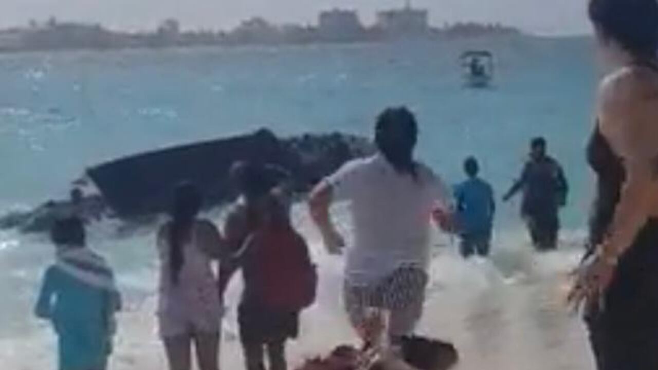 Lancha se hundió en una playa de San Andrés.