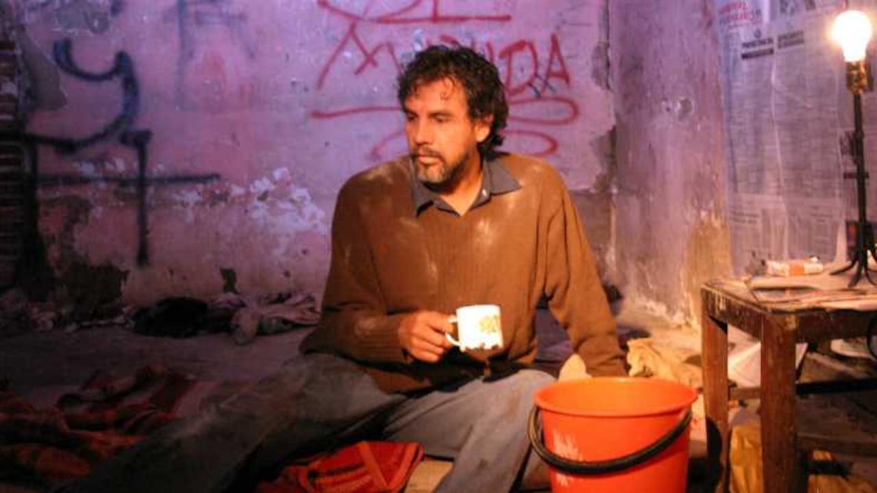 Se les dice 'cementerio de Elefantes' en referencia a la película del mismo nombre en que se alquilan habitaciones a alcohólicos para que beban hasta morir.