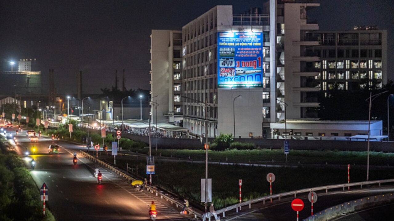 En una zona industrial de la ciudad portuaria de Haiphong (norte), Ko Tae yeon subraya el límite del crecimiento vietnamita, esperado en 6,3% en 2023 según el Banco Mundial.