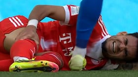 ¿Llega contra el PSG? La brutal falta que puso en duda el estado físico de Luis Díaz.