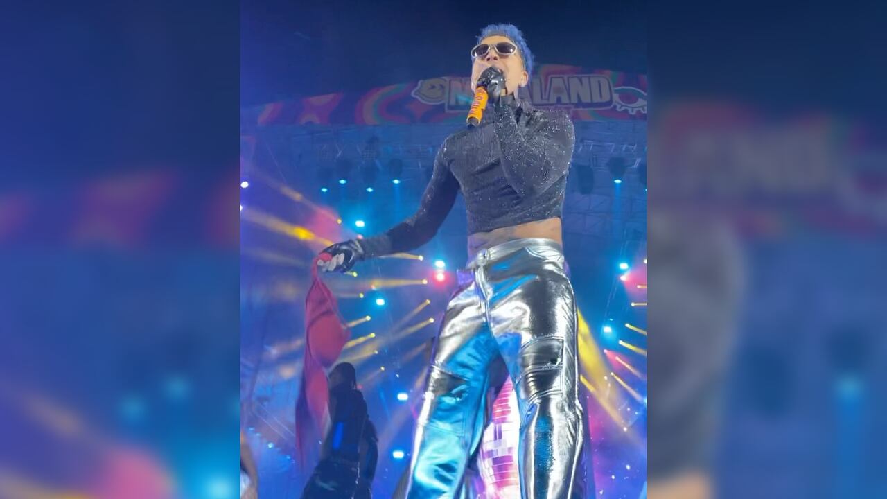 Rauw Alejandro fue uno de los que impuso tendencia en el Megaland 2022. Foto: Instagram @lamegacolombia.