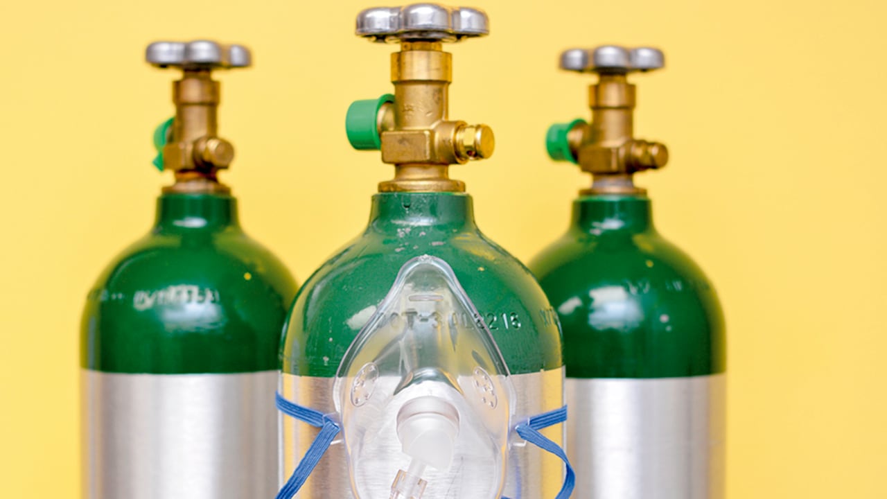 En el país hay nueve plantas productoras de oxígeno, lo que genera autosuficiencia, pero los cilindros y los concentradores se deben importar en un mercado muy competido. Por eso el Gobierno pide que se devuelvan y reutilicen estos recursos.