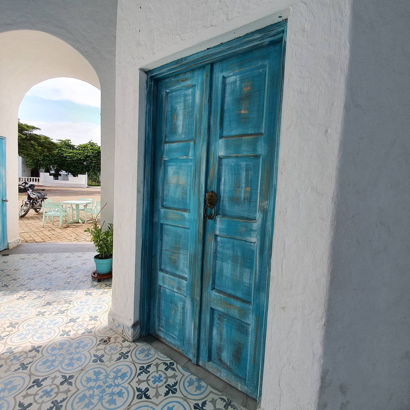 En Doradal, un pequeño corregimiento antioqueño, replican en muchas cosas la infraestructura de la famosa isla griega.
