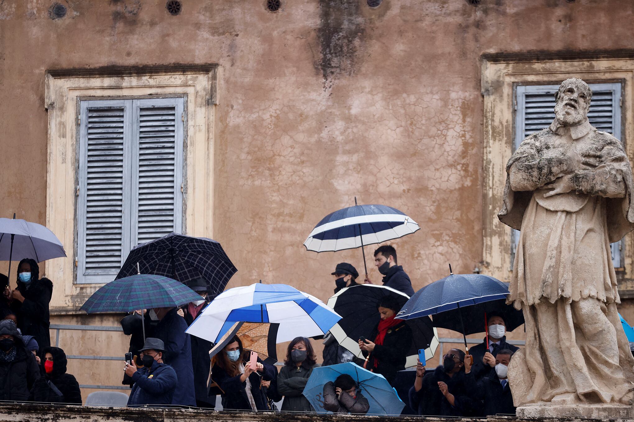 El Papa pronuncia el discurso del día de Navidad.