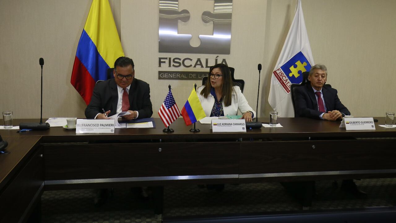 La fiscal General, Luz Ángela Camargo, sostuvo una reunión de alto nivel con altos funcionarios del gobierno de Estados Unidos, como el embajador Francisco Palmieri.