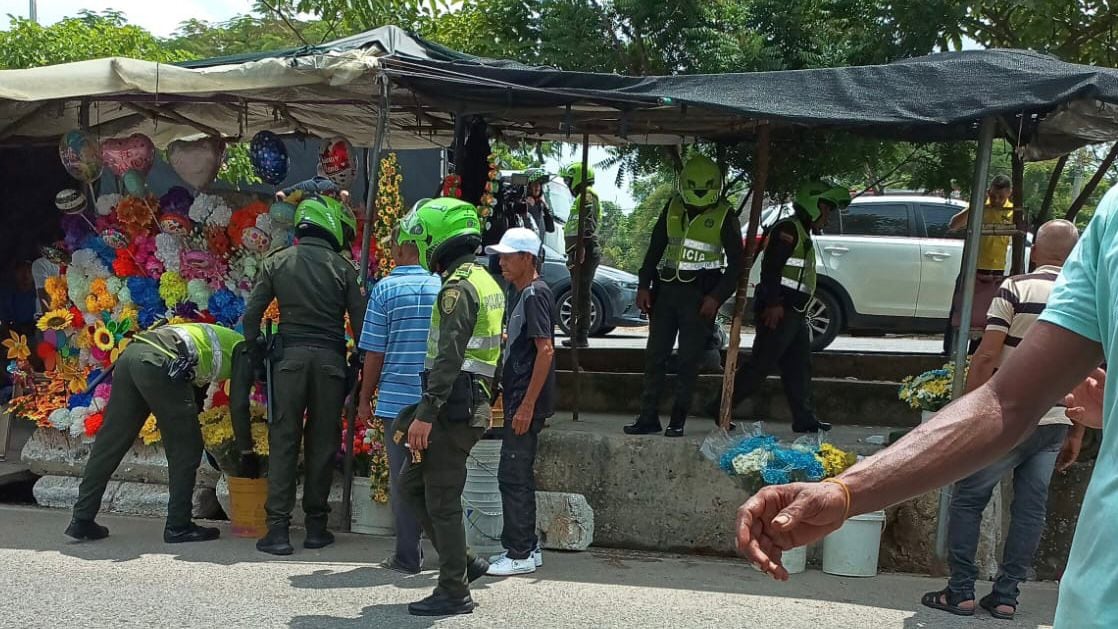 Atentado en cementerio.