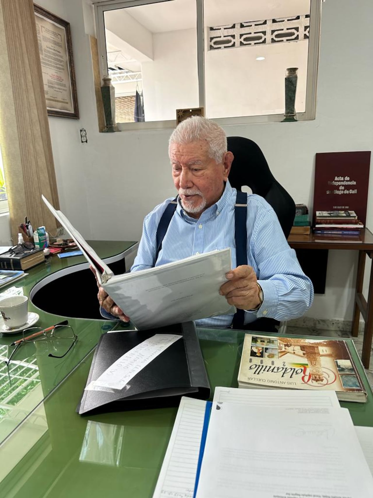 Luis Antonio Cuéllar se graduó de doctorado a sus 98 años