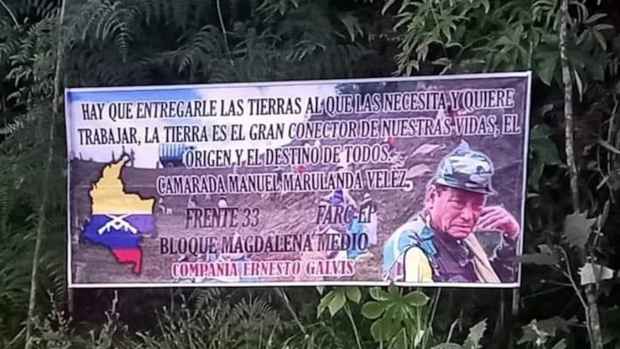 Aparecen vallas de las disidencias de las FARC
