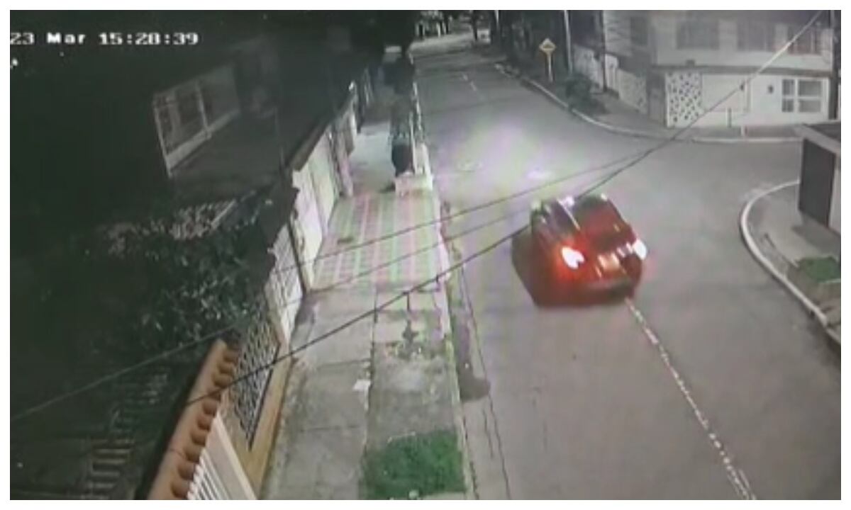 El conductor manejaba  la Camioneta Ford - Roja de placa  DOM302