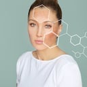 Las manchas en la piel pueden aparecer por el envejecimiento, la exposición al sol desmedida y sin protección; o por un virus.