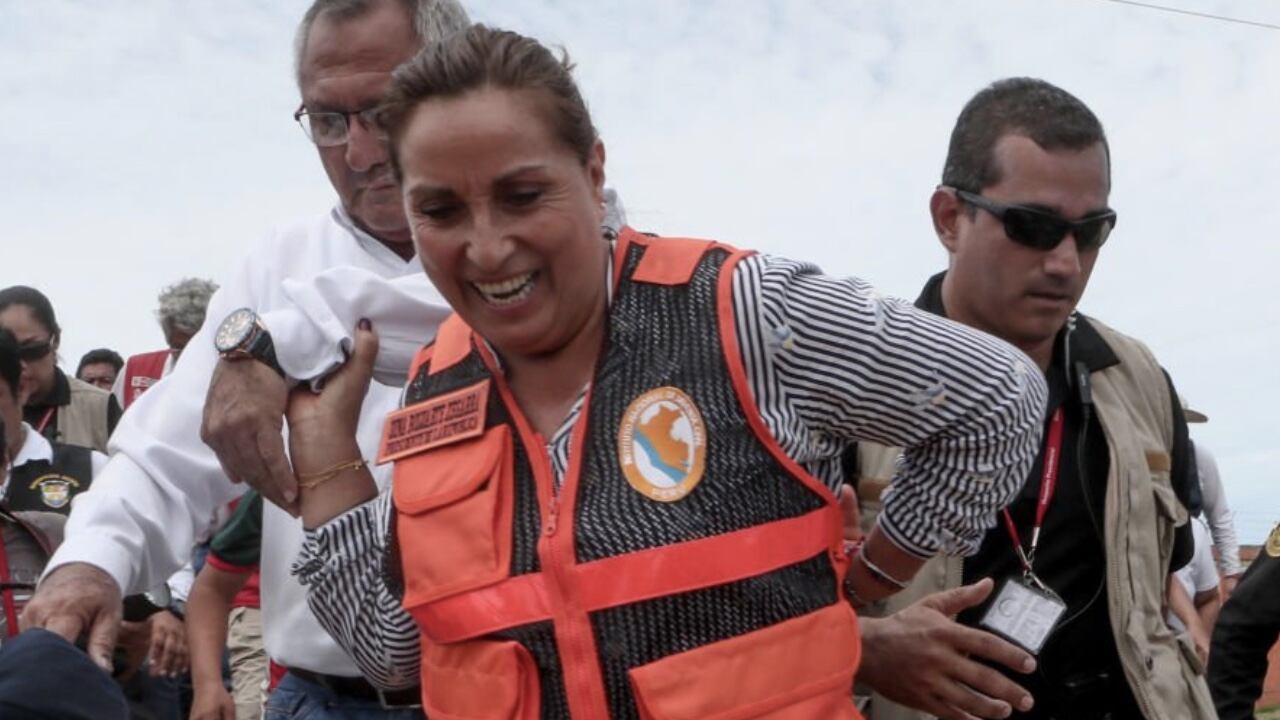 La presidente de Perú, Dina Boluarte, busca que cuando salga del país, pueda seguir gobernando desde la virtualidad.