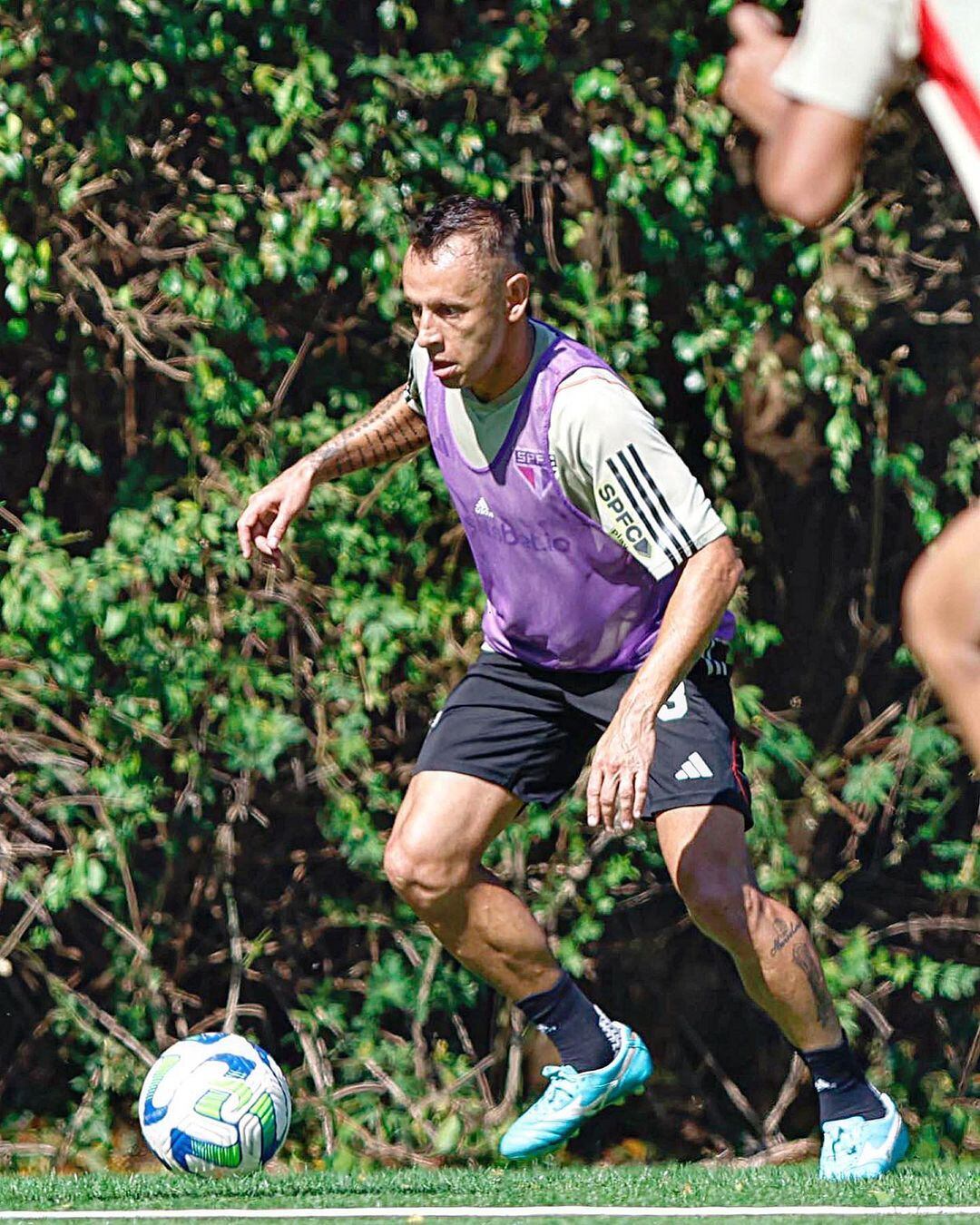 Raphinha fue compañero de James en el Bayern Múnich.