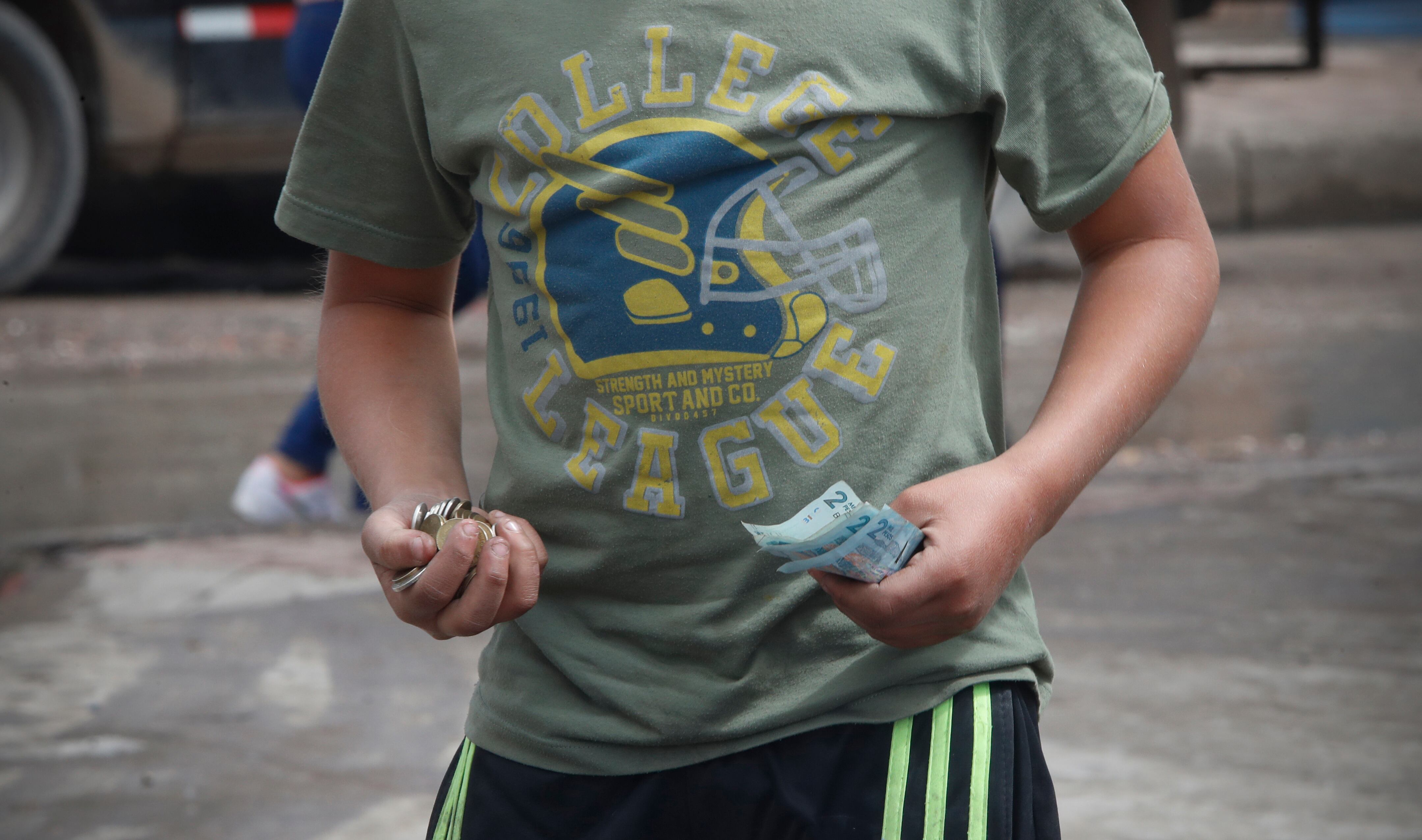 Niños trabajando 
Bogotá junio 17 del 2021
Foto Guillermo Torres Reina /Semana