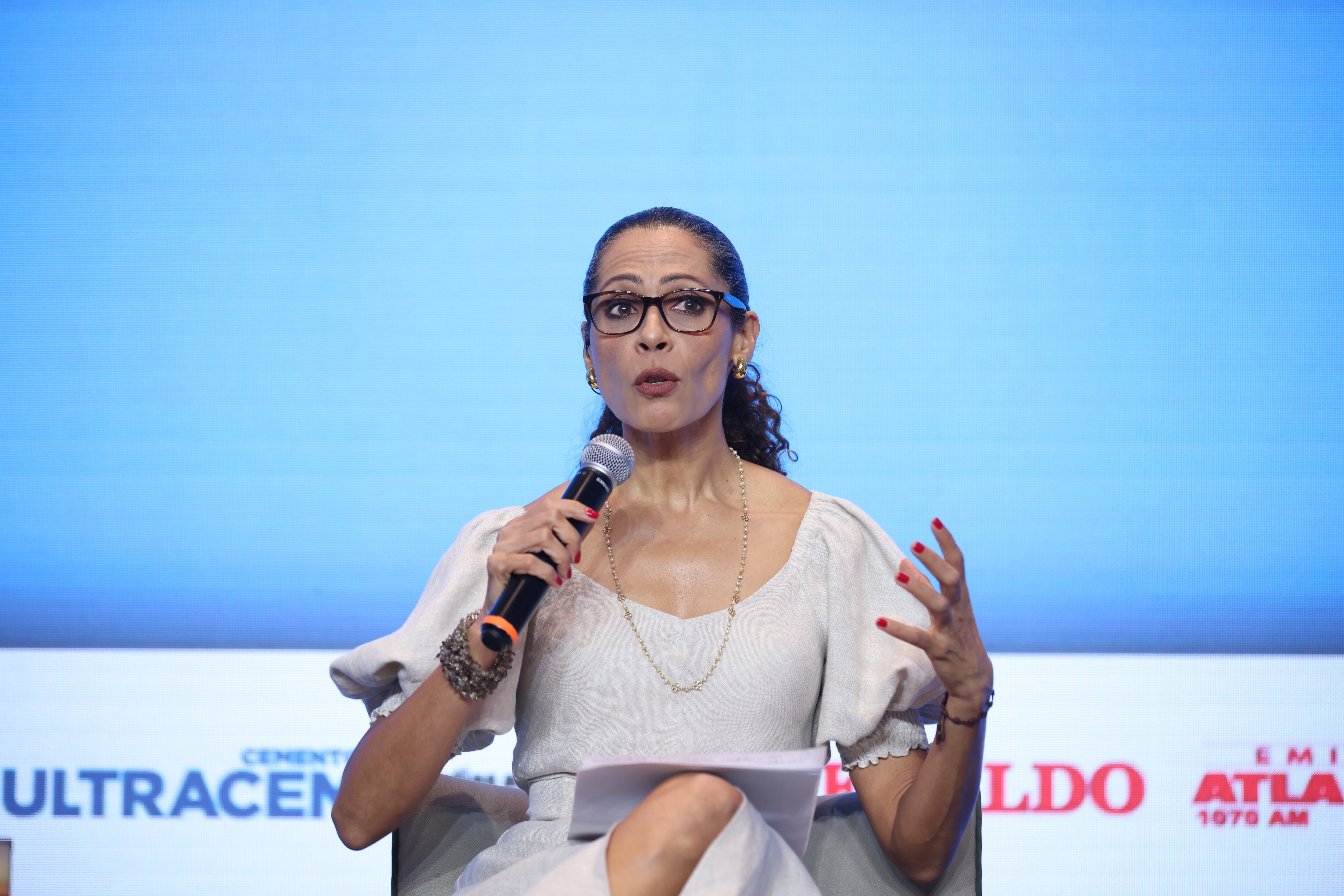 Semana por Colombia Barranquilla y Atlántico
Martes, 9 de septiembre de 2025  Barranquilla
PANEL | Barranquilla y Atlántico en los ojos del mundo
Rodrigo Peñailillo Representante en CAF -Banco de Desarrollo de América Latina y el Caribe - Colombia
Ana María Aljure Gerente de Ciudad de la Alcaldía de Barranquilla
Ramiro López-Ghio Representante del Banco Interamericano de Desarrollo (BID) en Colombia
Lamine Sow Director de la Agencia Francesa de Desarrollo (AFD) en Colombia
Modera: Erika Fontalvo Directora del diario El Heraldo