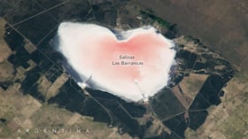 Este cuerpo de agua conecta los lagos Hurón y Erie, por lo que tiene una gran importancia geográfica.